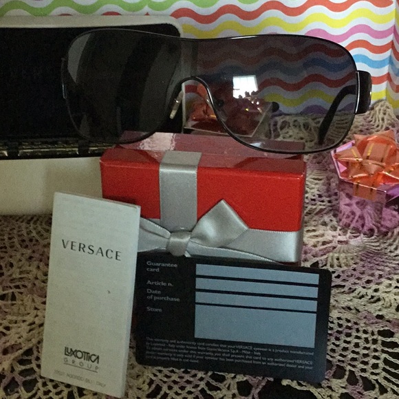 Women’s Versace Sunglasses - Picture 6 of 8